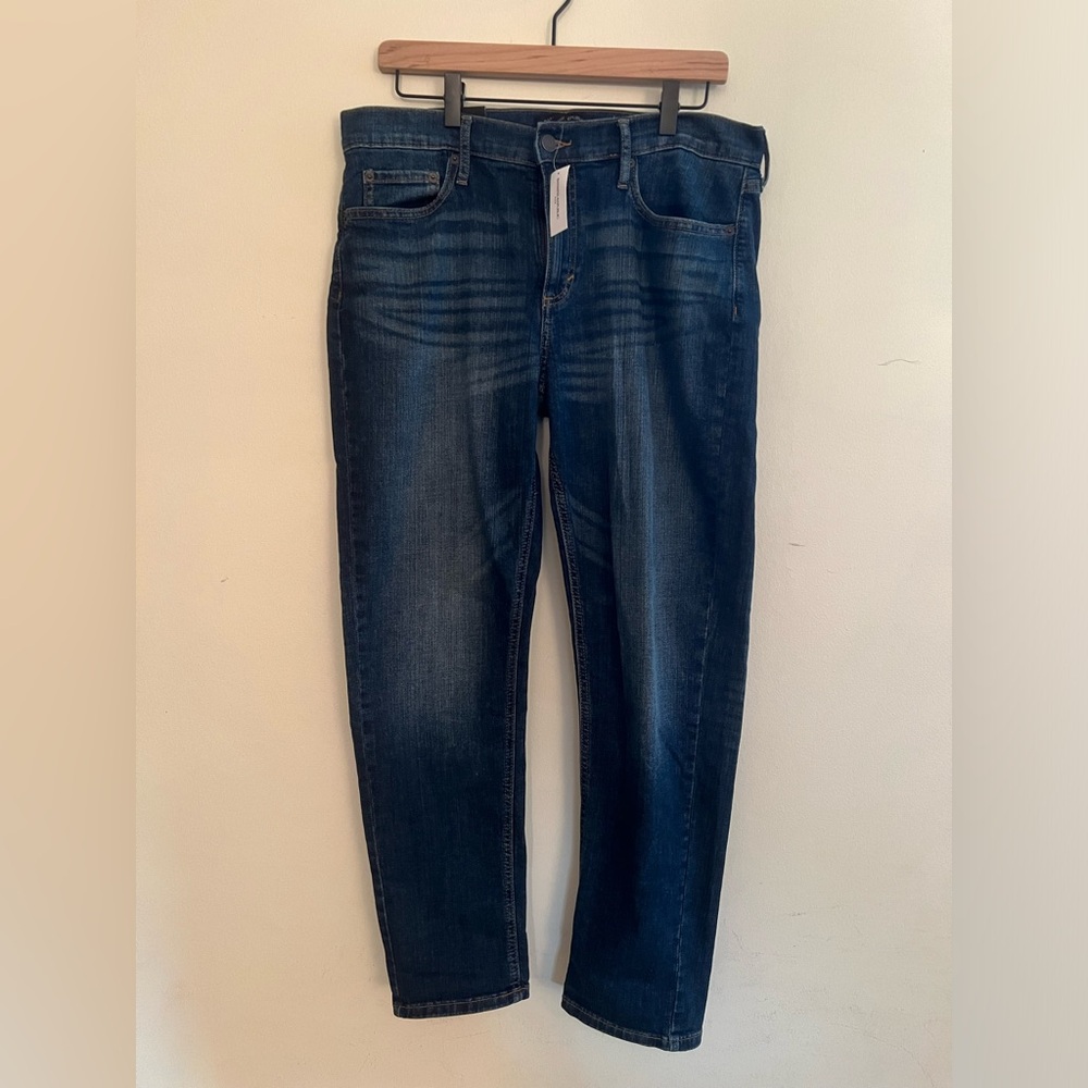 BRAND NEW ~ Banana Republic Girlfriend Jean - Size 10